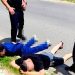 VIDEO // Doi bărbați, reținuți la Rezina după ce au încercat să ridice 320.000 de lei obținuți prin escrocherie