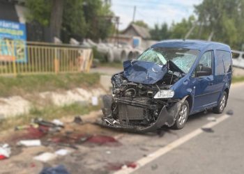 Grav accident în raionul Sîngerei. Doi polițiști de patrulare, transportați în stare gravă la spital