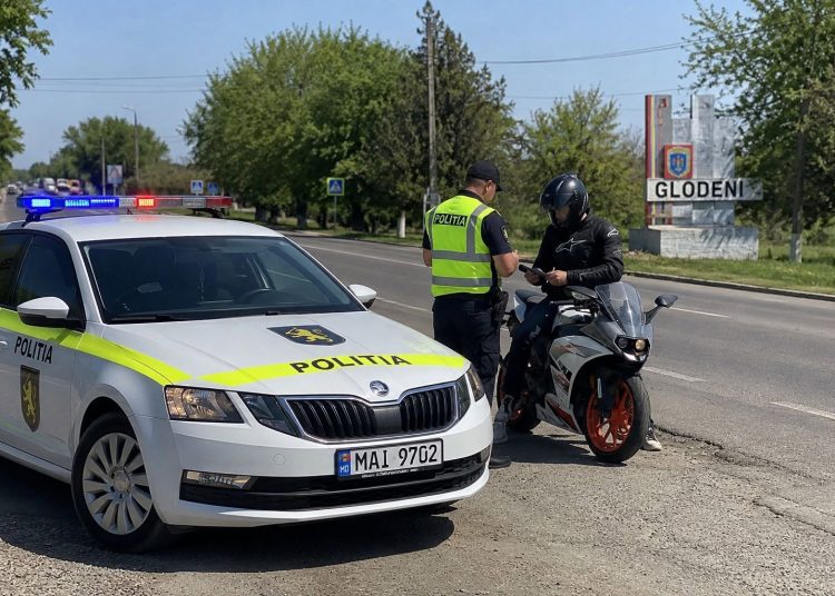 Acțiuni de control la Glodeni. Poliția a desfășurat operațiunea „Motociclistul”