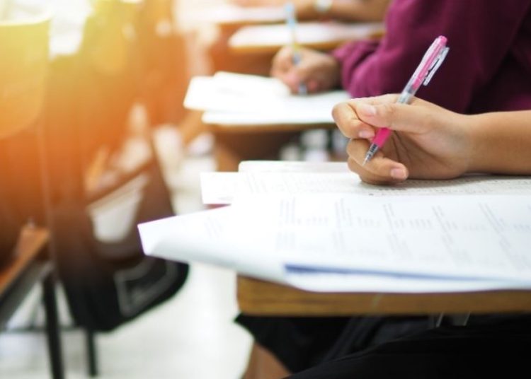 Elevii din colegii și centre de excelență susțin examenul de calificare în baza testelor unice