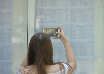 Rezultate bune la BAC: promovabilitatea a urcat la 75,4%, iar 85 de elevi au obținut media maximă