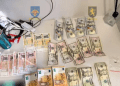 VIDEO // 31 de persoane, prejudiciate cu milioane de lei într-o presupusă schemă de vânzare a automobilelor și tehnicii agricole
