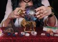 „Clarvăzătoarea Maria” de pe Facebook, condamnată la 9 ani de închisoare pentru escrocherie