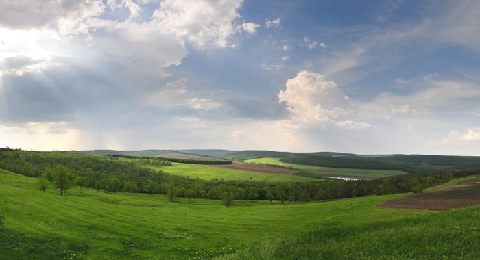 METEO // Cer variabil în nordul și centrul țării. La sud se așteaptă ploi