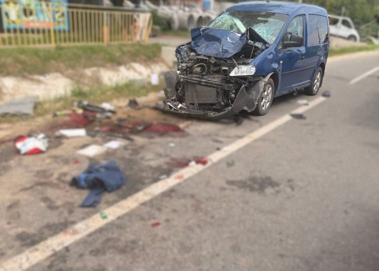 Unul dintre polițiștii accidentați la Sîngerei a murit. Cel de-al doilea e în stare critică