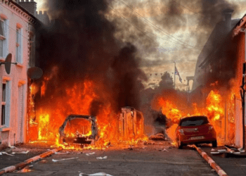 VIDEO // A doua zi de proteste anti-imigrație în capitala Irlandei de Nord