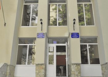 Trei polițiști de la IP Botanica, reținuți din nou de CNA într-un nou dosar penal