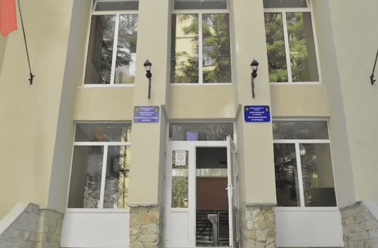 Trei polițiști de la IP Botanica, reținuți repetat de CNA într-un nou dosar penal