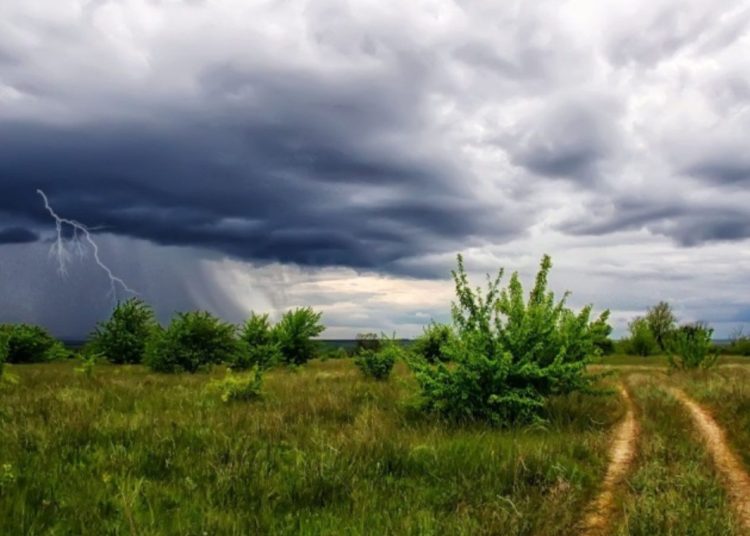 METEO // Cer noros și ploi. Câte grade vor fi astăzi