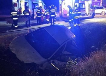 FOTO // Accident în raionul Sîngerei: un șofer a murit, iar o femeie și un copil au ajuns la spital