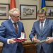 Directorul Biroului de Cooperare al Elveției, decorat cu „Medalia Democrației” a Parlamentului