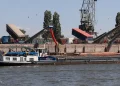 Navă în flăcări în apropierea apelor teritoriale românești