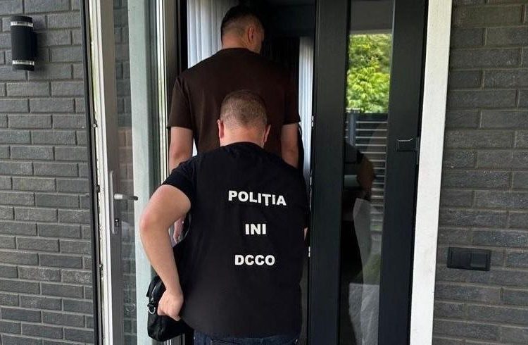 VIDEO // Alte 10 percheziții în dosarul call center-ului destructurat în Ucraina. Opt suspecți, cercetați în Republica Moldova