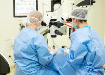 Numărul operațiilor de cataractă a crescut cu peste 1100 în primul semestru al anului. Peste 8000 de persoane au beneficiat de intervenții