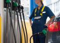ANRE include 48 de bani pe litru în marja carburanților. Banii vor fi folosiți pentru stocurile de urgență