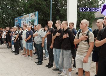 VIDEO // „Sunt gata de armată!”. Zeci de tineri din nordul țării au pornit în serviciul militar