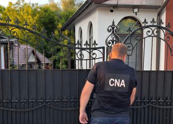 Un avocat, suspectat că a încasat mii de euro pentru promisiuni