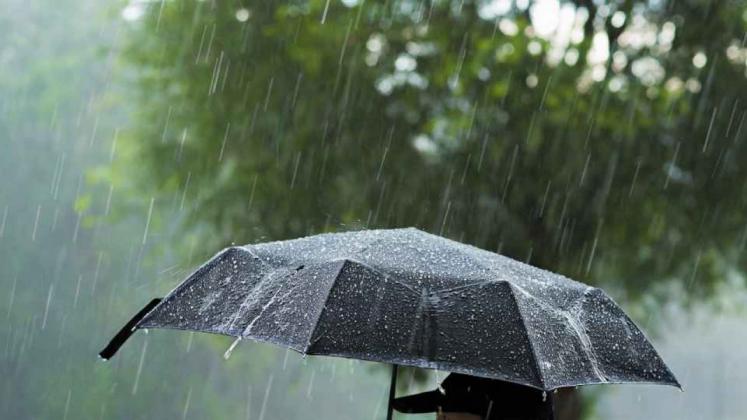 METEO // Vânt, cer noros și ploi cu descărcări electrice în mai multe localități din țară