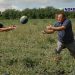 VIDEO // Gustul verii crește la Răuțel. Povestea unui agricultor care cultivă pepeni de diferite soiuri și și-a câștigat clienții prin calitate