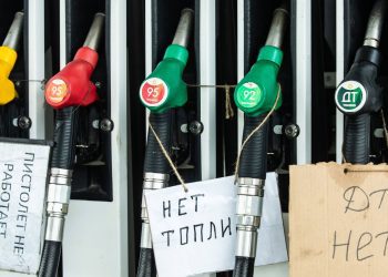 Rușine istorică în era Putin: Rusia, unul din principalii producători de petrol ai lumii, importă benzină din India