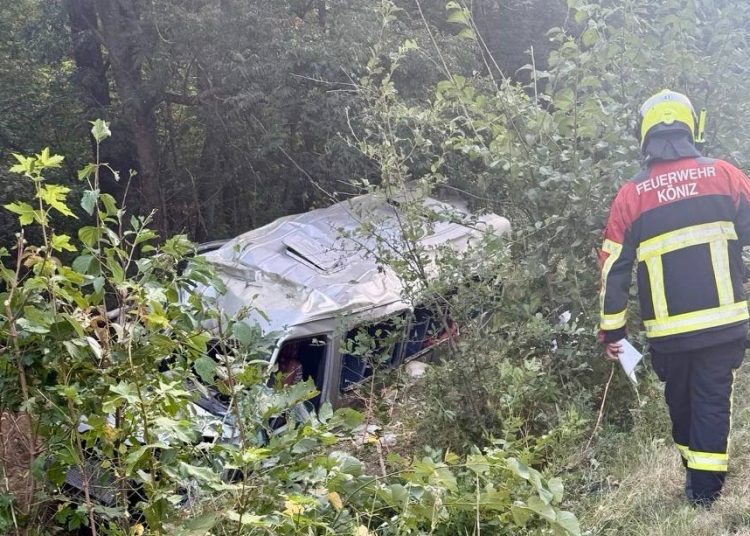 Starea pasagerilor răniți în accidentul de la Strășeni: trei persoane au fost operate de urgență