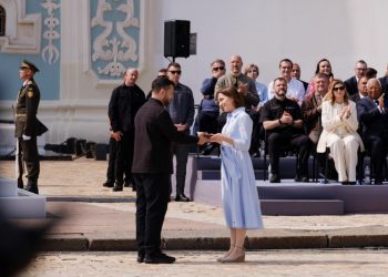 Președinta Maia Sandu a fost decorată de Volodimir Zelenski cu Ordinul Cneaghinei Olga