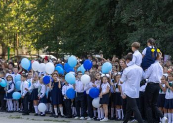 Fără baloane cu heliu la 1 septembrie: Îndemnul Ministerului Mediului