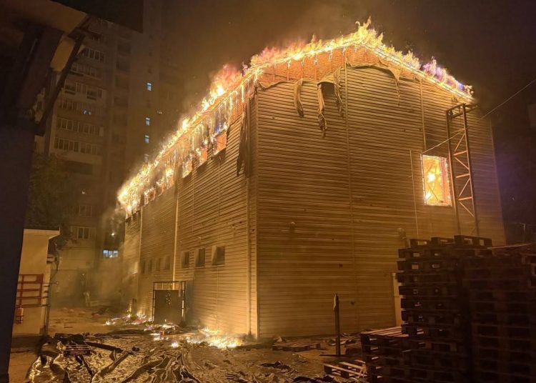 VODEO // Atac masiv asupra Kievului: cel puțin șase oameni au murit, iar 33 au fost răniți