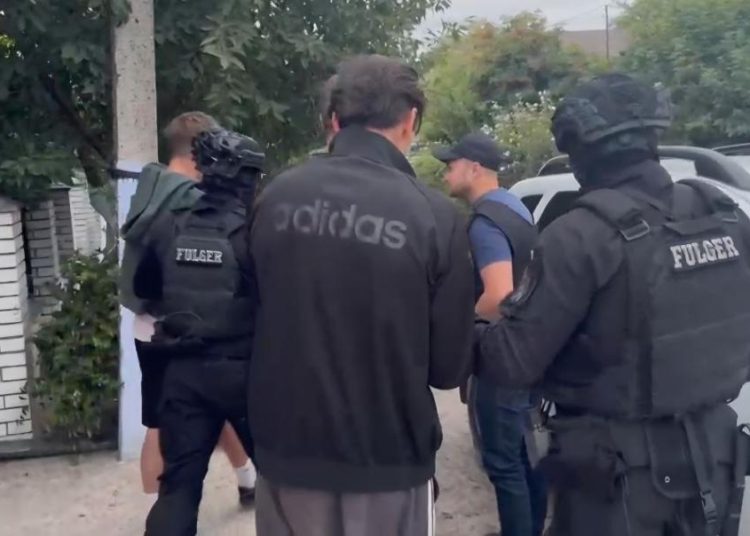 VIDEO // Șapte moldoveni, cercetați pentru tâlhărie și tentativă de omor asupra unui bărbat din Dondușeni, în Cehia