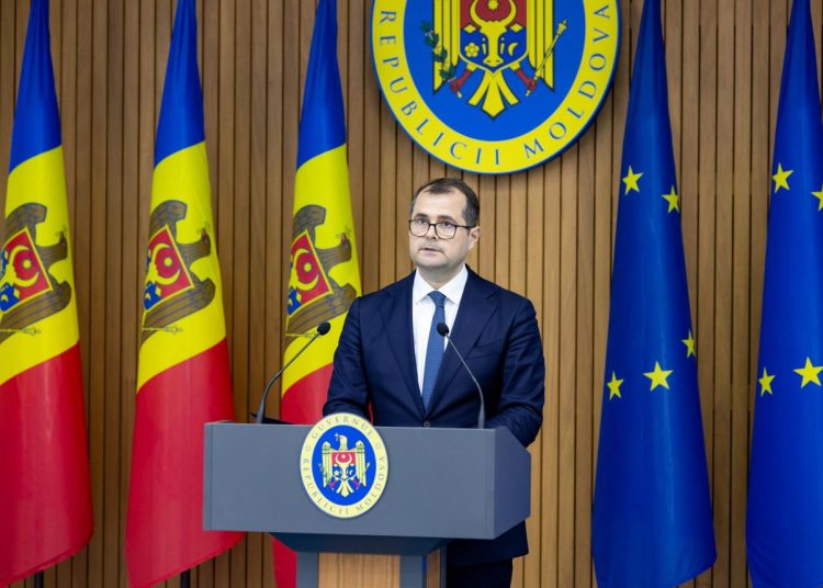 Bugetarii cu salarii brute sub 20 de mii de lei vor primi plăți unice în octombrie. Premierul anunță alocarea a 560 de milioane de lei