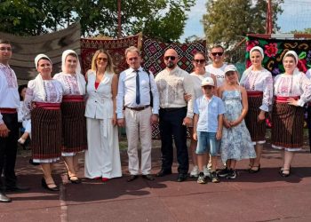 Ansamblul etnofolcloric „Яблунева гілочка” din Iabloana a participat la un eveniment dedicat tradițiilor ucrainene în România