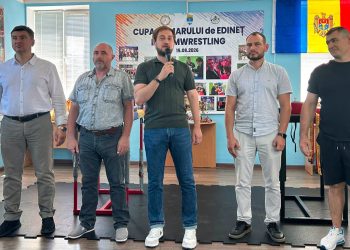 FOTO // „Cupa Primarului la Armwrestling” a fost organizată la Edineț