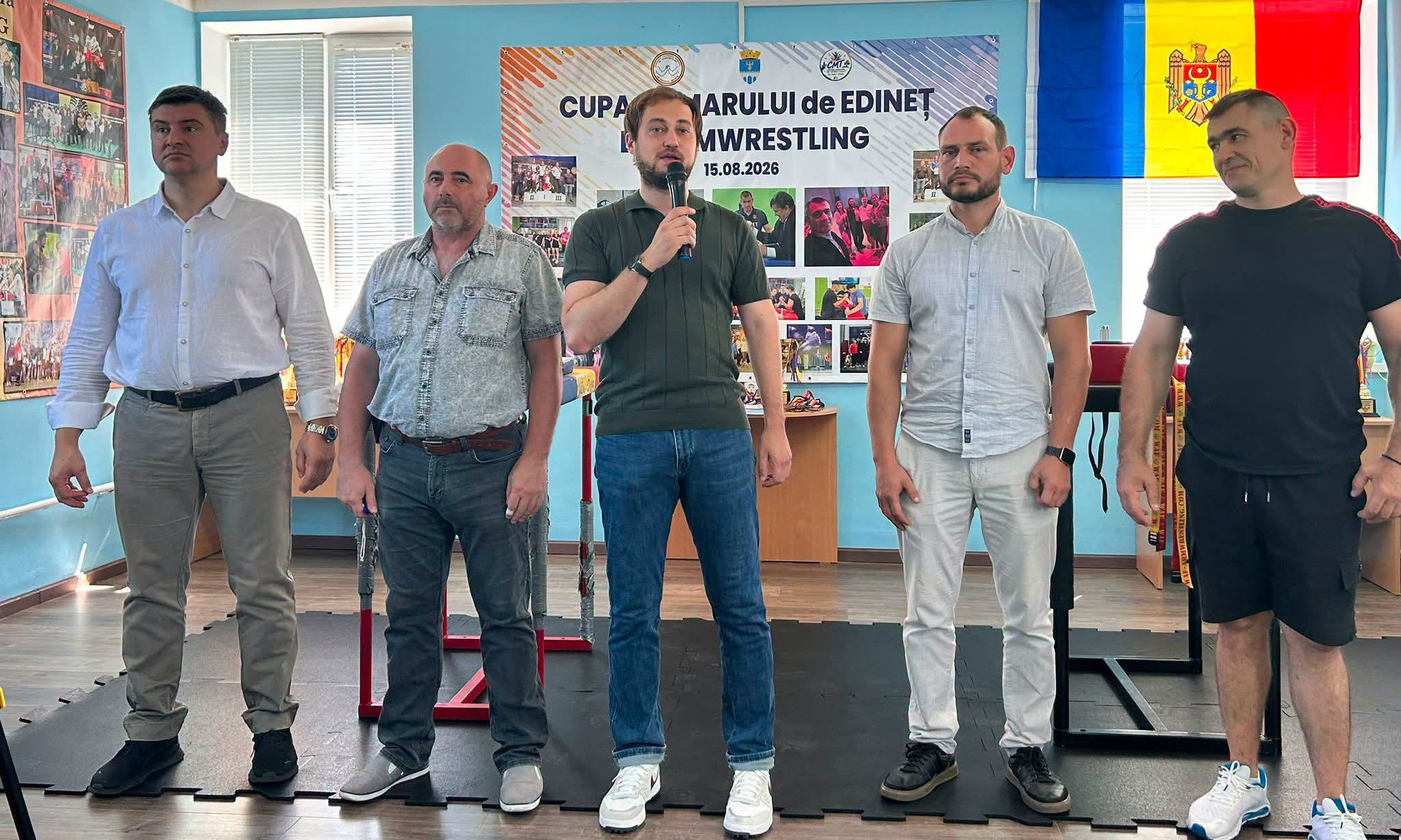 FOTO // „Cupa Primarului la Armwrestling” a fost organizată la Edineț