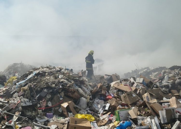 Incendiul de la gunoiștea din Orhei a fost stins în totalitate