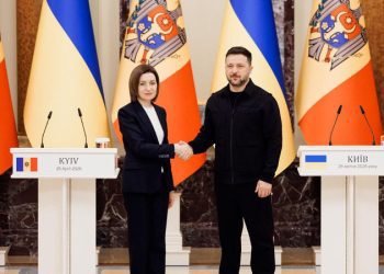 Maia Sandu i-a conferit lui Volodimir Zelenski „Ordinul Republicii”, cea mai înaltă distincție de stat a Moldovei