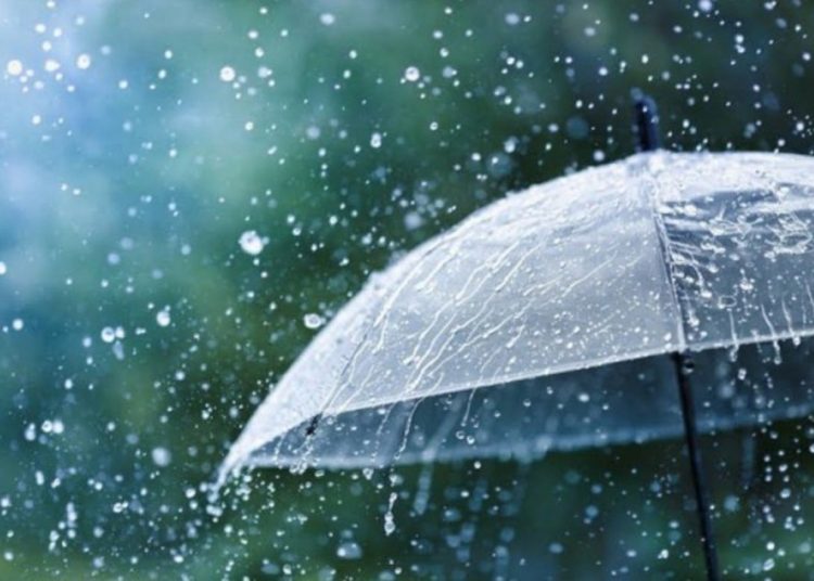 METEO // Ploi pe întreg teritoriul țării. Este valabil și Codul Galben de precipitații puternice