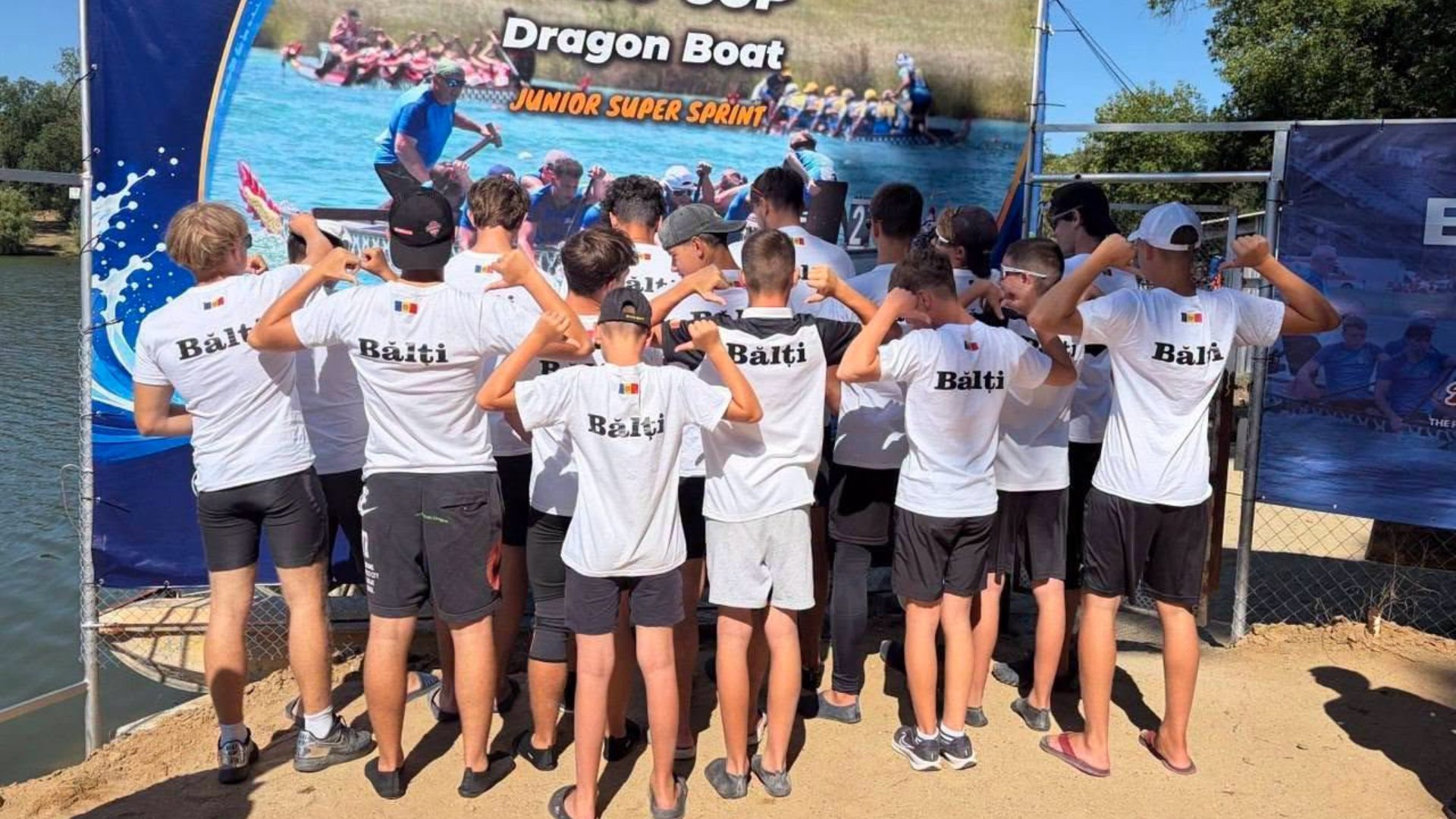 Sportivii din Bălți au cucerit patru medalii la un turneu de Dragon Boat, desfășurat la Drochia