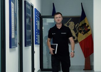 VIDEO // Un polițist din Bălți, născut odată cu independența R. Moldova: „schimbarea începe de la fiecare cetățean”