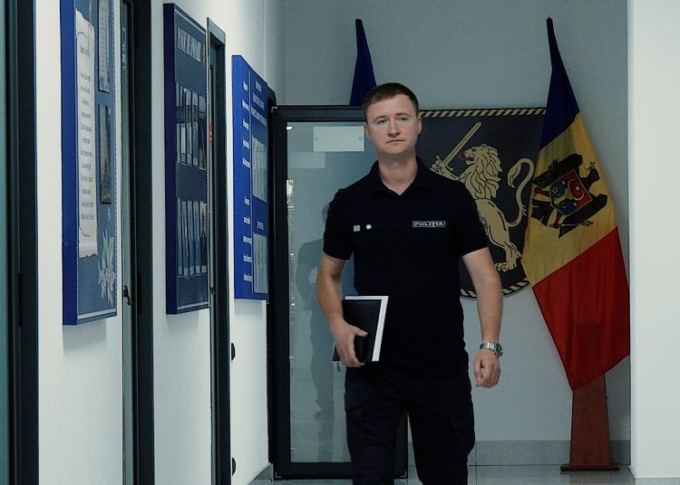 VIDEO // Un polițist din Bălți, născut odată cu independența R. Moldova: „schimbarea începe de la fiecare cetățean”
