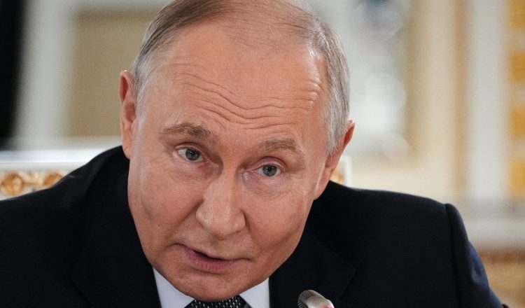 Putin acuză NATO că provoacă tensiuni în regiunea arctică. Avertismentul liderului de la Kremlin