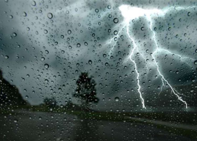 METEO // Meteorologii anunță ploi cu descărcări electrice în toată țara