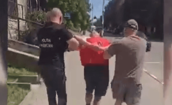 VIDEO // O femeie de 70 de ani din raionul Rîșcani a transmis aproape 62 de mii de lei unui curier, după ce a fost păcălită de escroci