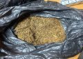 Peste două kilograme de tutun, depistate asupra unui bărbat la frontiera din Otaci. Marfa era ascunsă pe corp