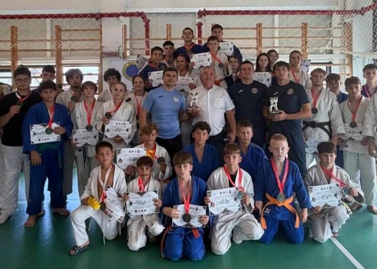 31 de medalii pentru judocanii din Bălți la un turneu internațional din România