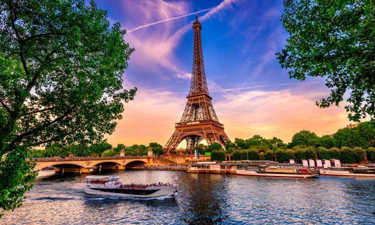Turnul Eiffel a fost închis, personalul a intrat în grevă după ce un grup religios hindus a cerut să nu vadă femei pe traseu
