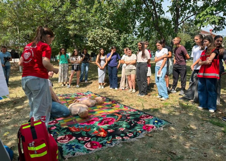 FOTO // Tineri din zece localități au învățat cum să transforme problemele de mediu în soluții