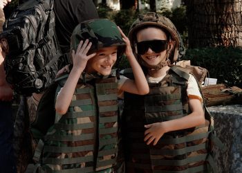 VIDEO // Militarii s-au întâlnit cu bălțenii: blindate, arme și demonstrații, de Ziua Armatei Naționale