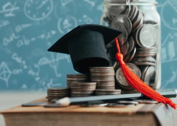 Bursele studenților, majorate cu cel puțin 40 la sută în noul an de studii: domeniile cu cele mai mari creșteri