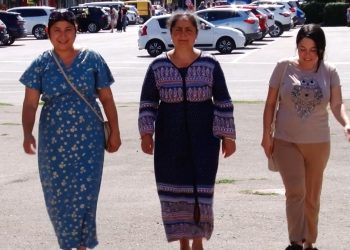 Refugiați din Ucraina și membri ai comunității rome învață limba română la Glodeni