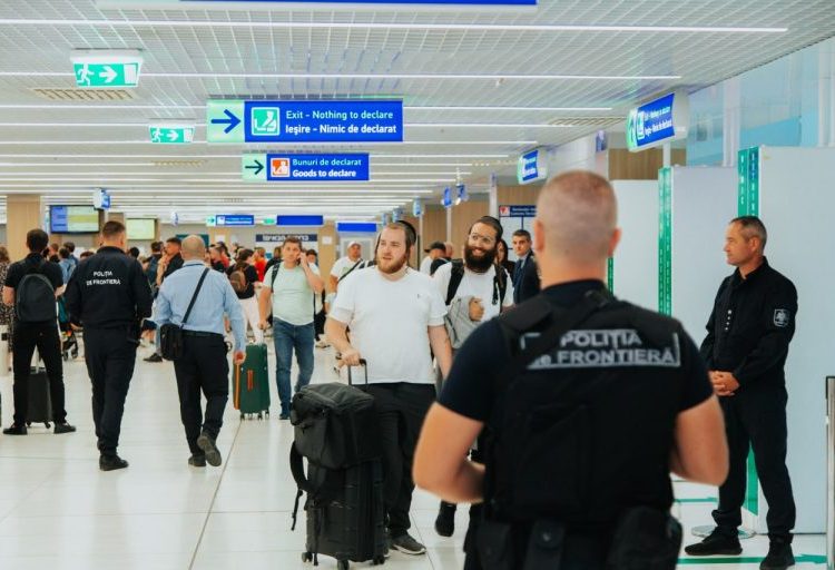 A început valul pelerinilor hasidici pe Aeroportul din Chișinău. Flux sporit de pasageri așteptat până în 11 septembrie